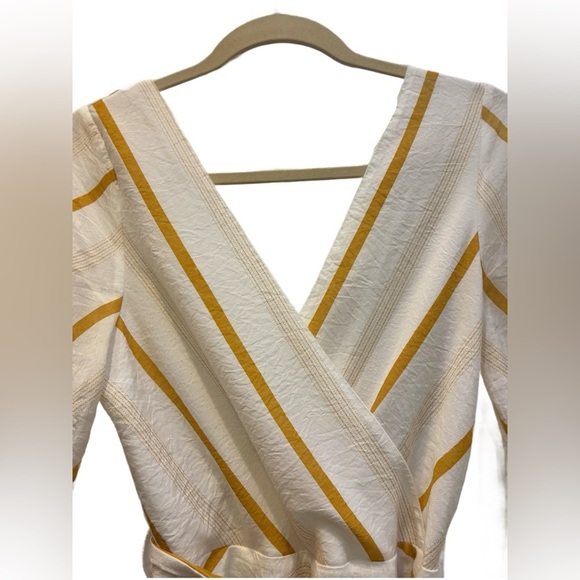 ALLISON New York Cotton blend ruffle short sleeve striped romper, small✨ - Picture 4 of 10